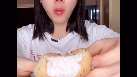 好利来视频女主吃瓜,揭秘幕后故事